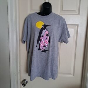 Ocean current graphic penguin T-Shirt 5/$25